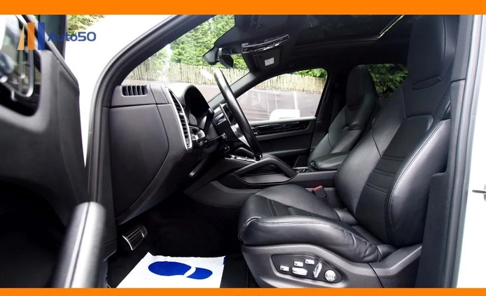 Porsche Cayenne cena 275555 przebieg: 177043, rok produkcji 2017 z Poznań małe 781